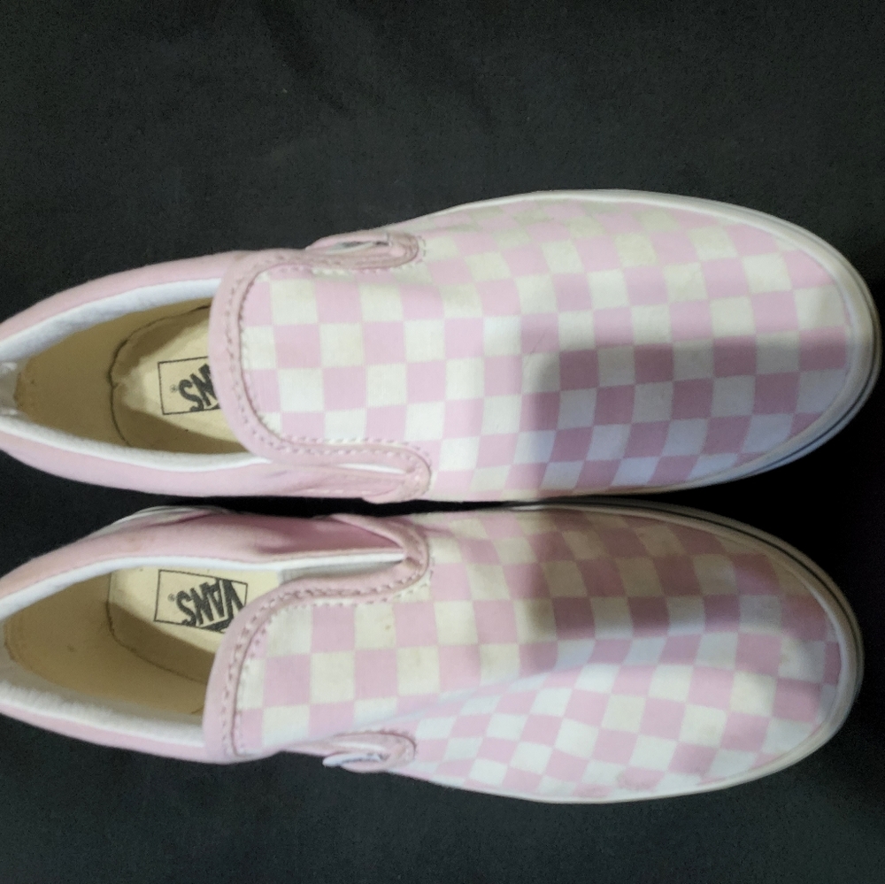 Van's - Picture 2 of 2